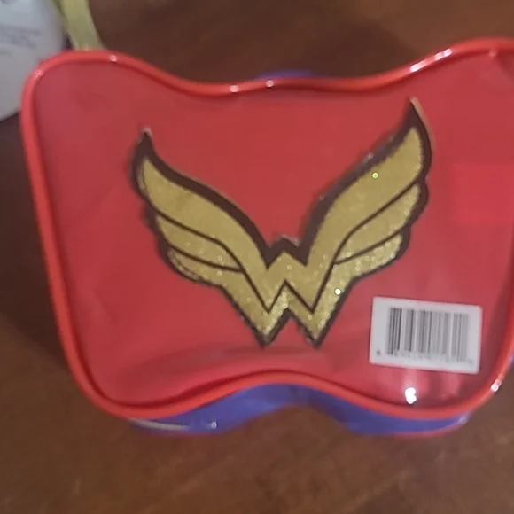 Wonder Woman - Picture 3 of 4